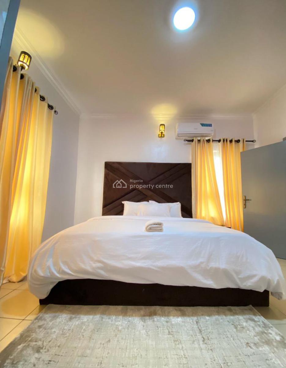 3 Bedroom Apartment with Top-notch Amenities, Cadogan Estate, Osapa, Lekki, Lagos, Flat / Apartment Short Let
