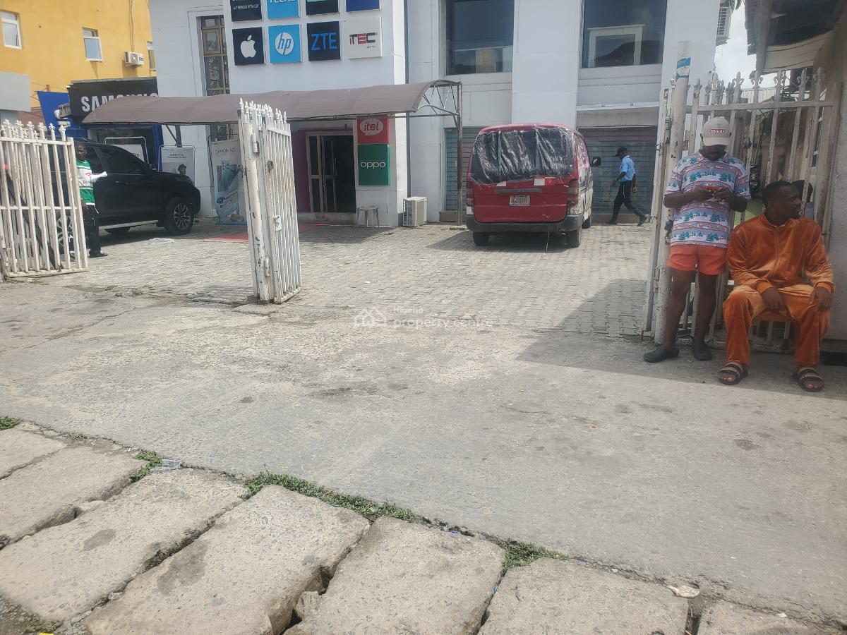 Commercial Space Available, Saka Tinubu, Victoria Island (vi), Lagos, Shop for Rent