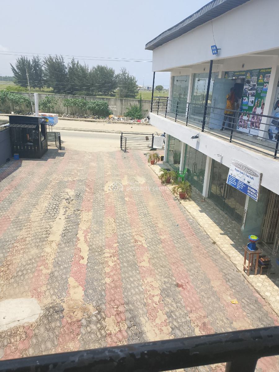 Big Shop, New Road, Lekki, Lagos, Shop for Rent