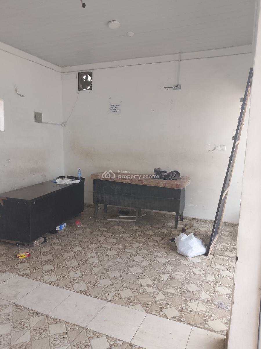 Big Shop, New Road, Lekki, Lagos, Shop for Rent