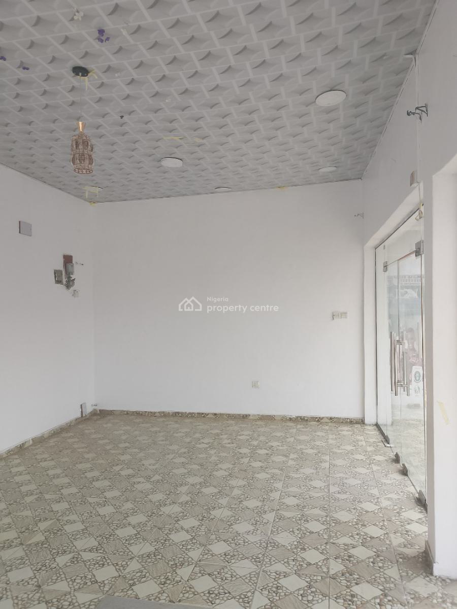 Big Shop, New Road, Lekki, Lagos, Shop for Rent