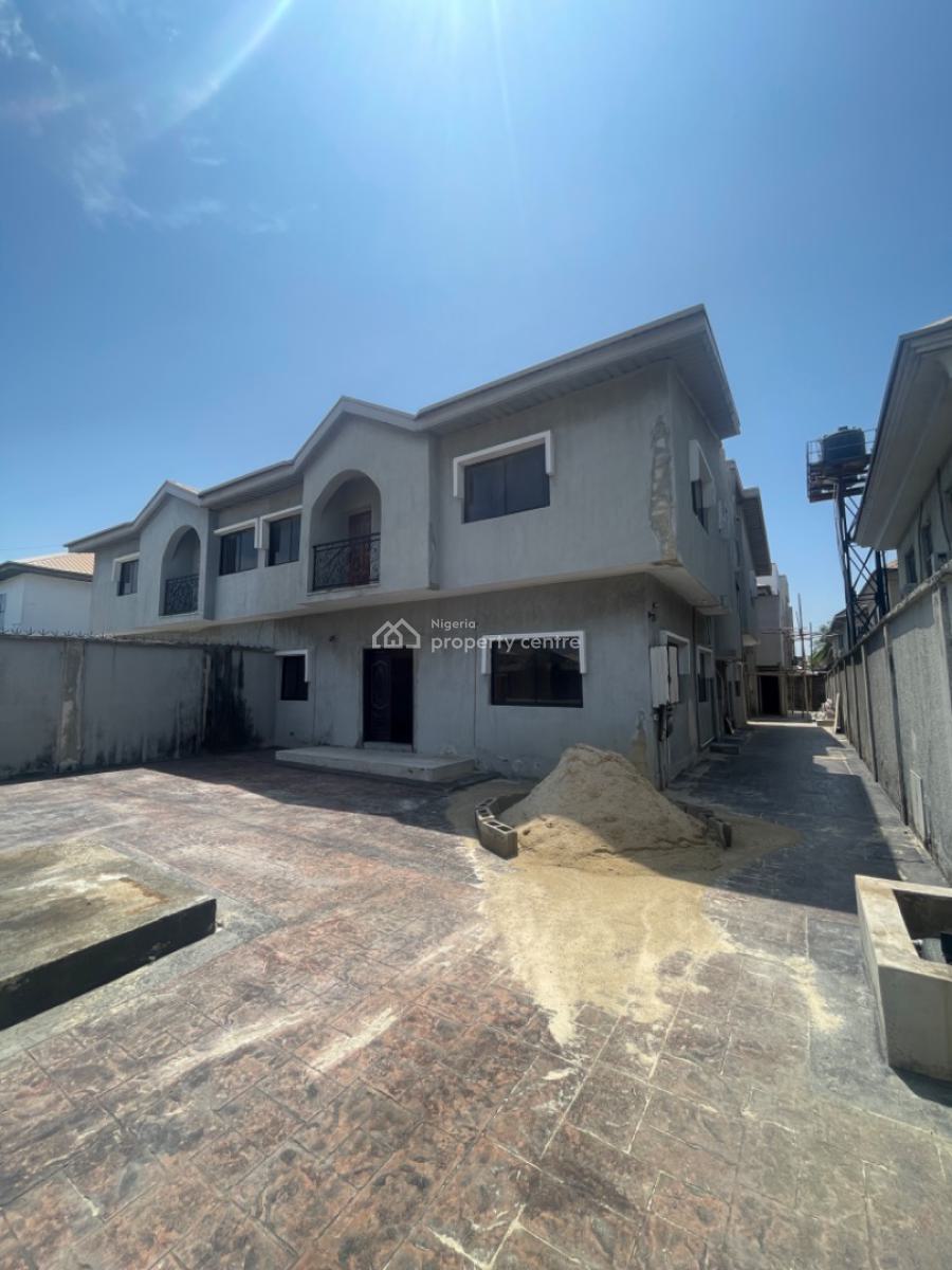 5 Bedroom Commercial Duplex with 2 Rooms Bq, Lekki Phase 1, Lekki, Lagos, Commercial Property for Rent