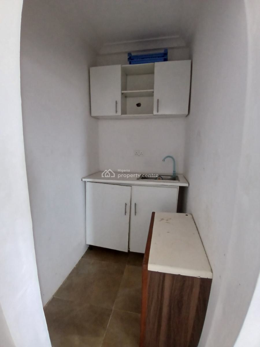 Serviced Studio Apartment, Upstairs, Chevy View Estate, Chevron, Lekki, Lagos, Self Contain (single Rooms) for Rent