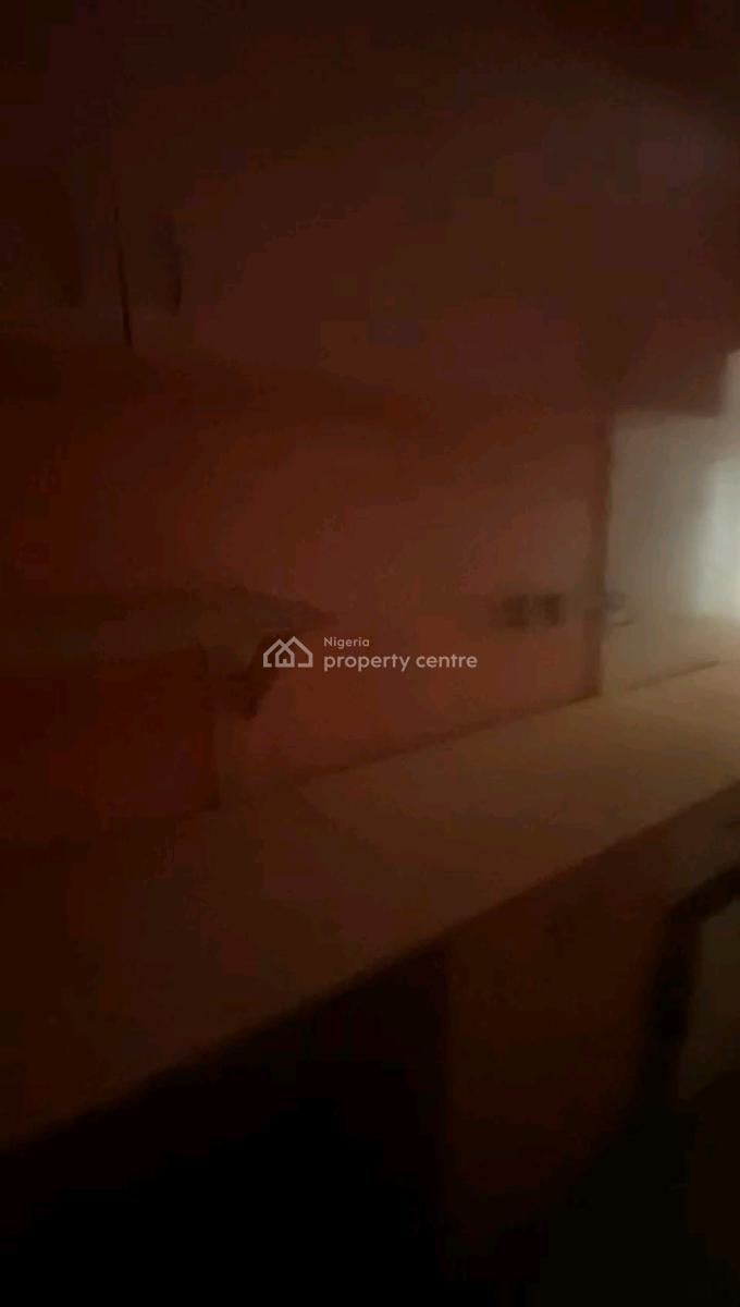 Decent Spacious 3bedroom Up Flat, Close to Domino Pizza, Gbagada, Lagos, Flat / Apartment for Rent