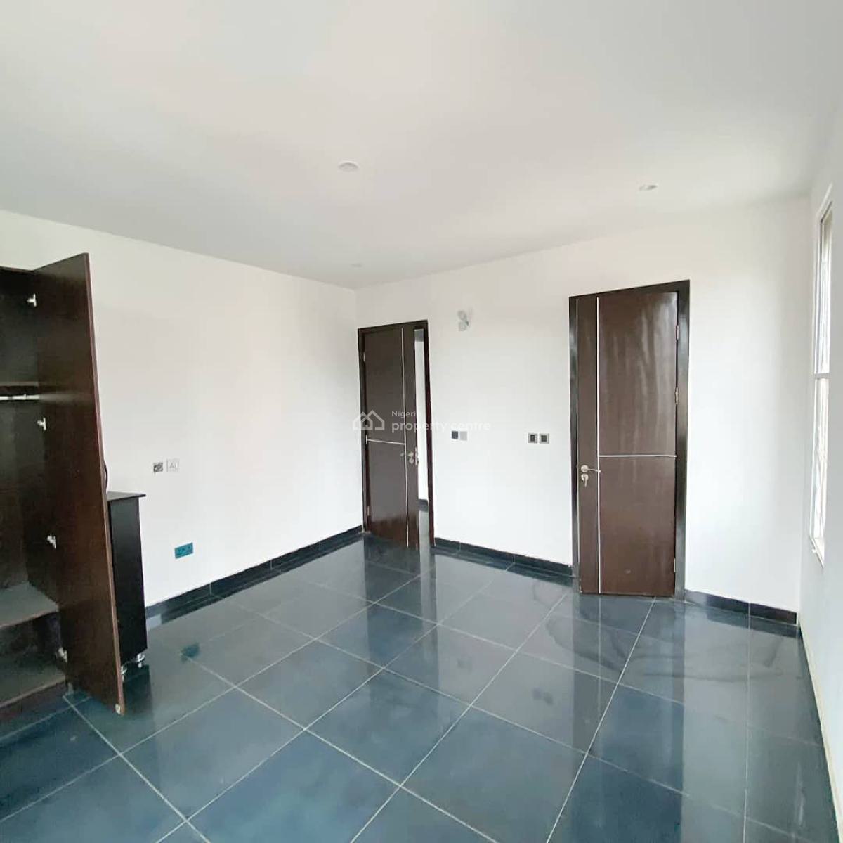 Spacious  Serviced 4 Bedroom Terrace House  with Bq, Lekki Phase 1, Lekki, Lagos, Terraced Duplex for Rent