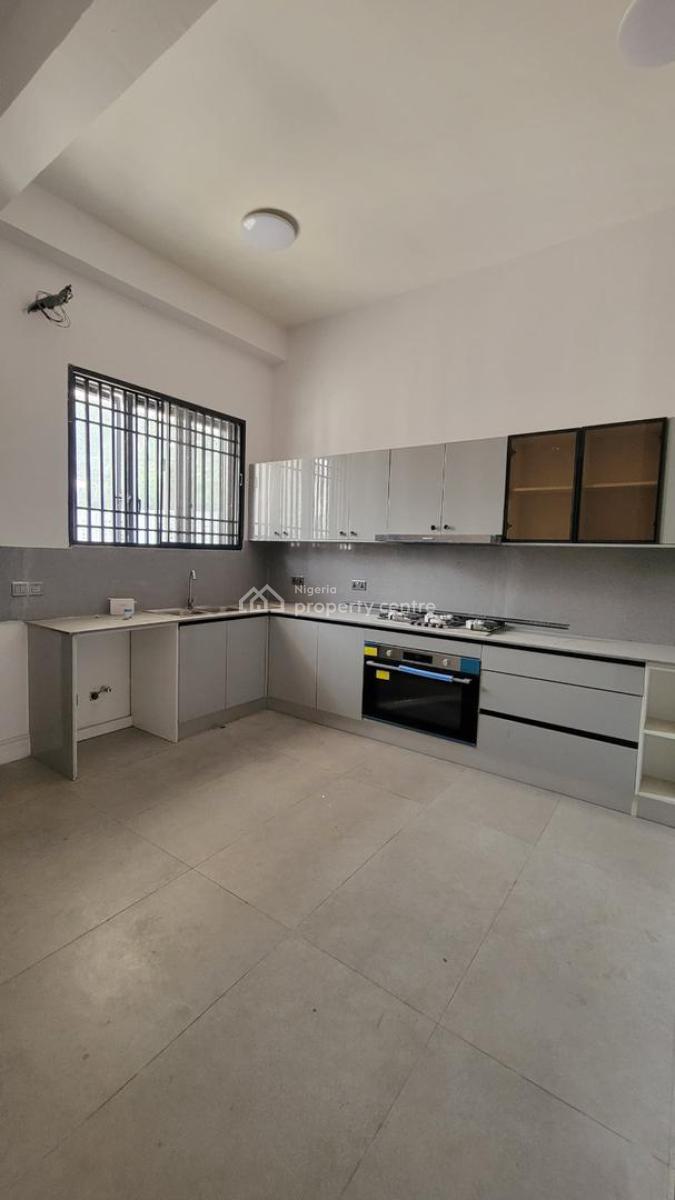 Massive 4 Bedroom Semi-detached Duplex with Bq, Lekki Phase 1, Lekki, Lagos, Semi-detached Duplex for Rent