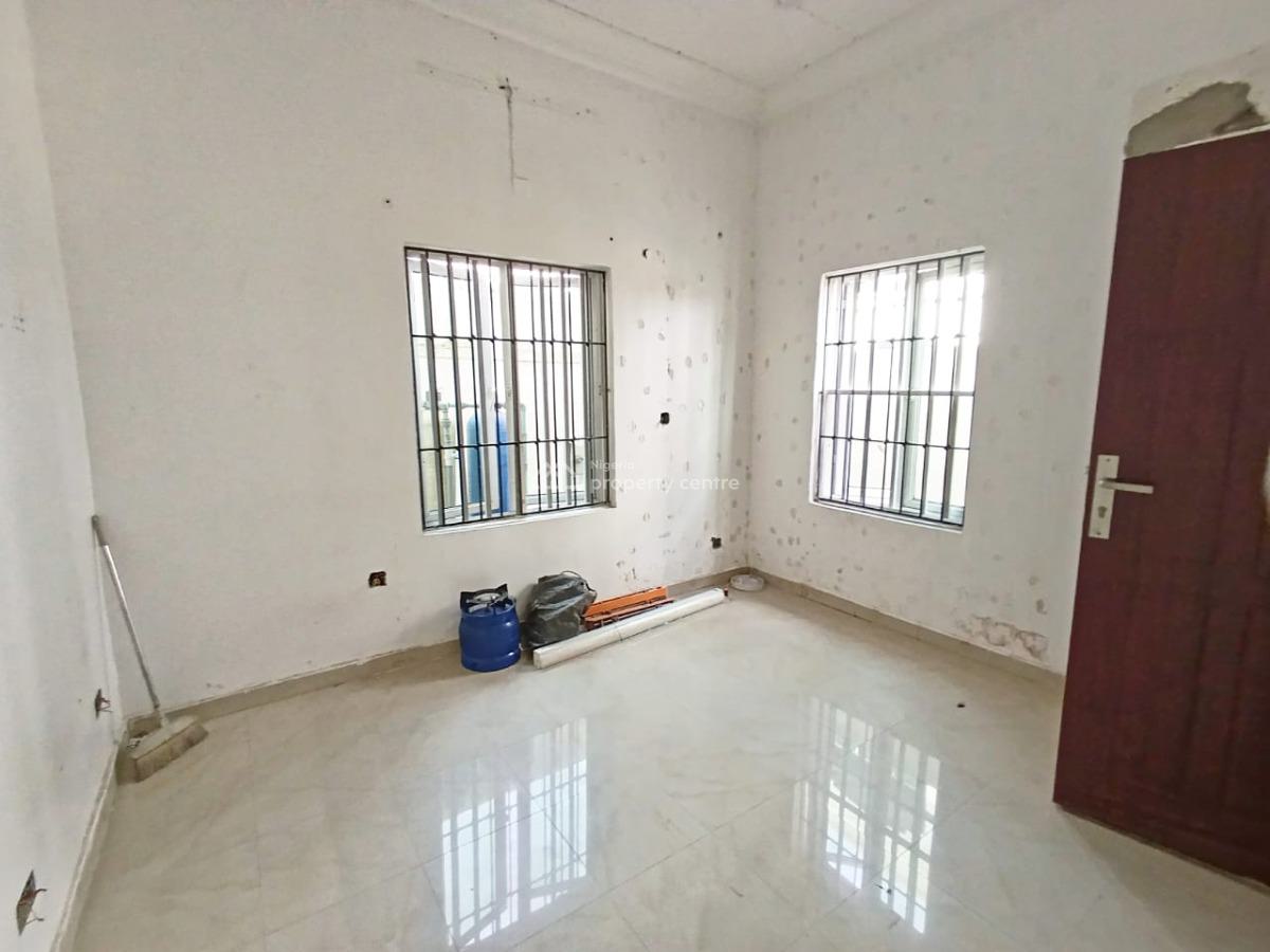 Well-maintained 4-bedroom Semi-detached Duplex with Bq, Lekki Phase 1, Lekki, Lagos, Semi-detached Duplex for Rent