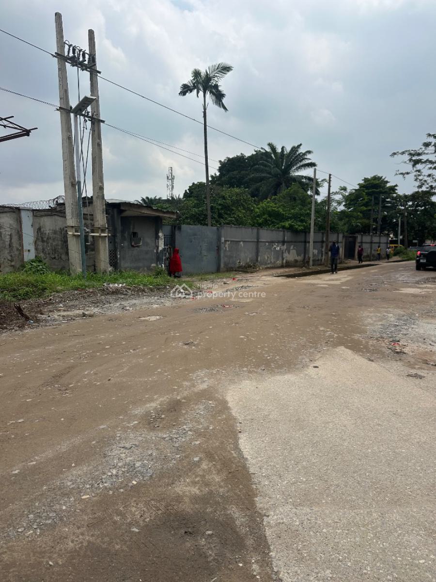 an Empty Land Fenced and Gated Measuring 1000sqm in a Lovely Environment, Ikeja Gra, Ikeja, Lagos, Land for Sale