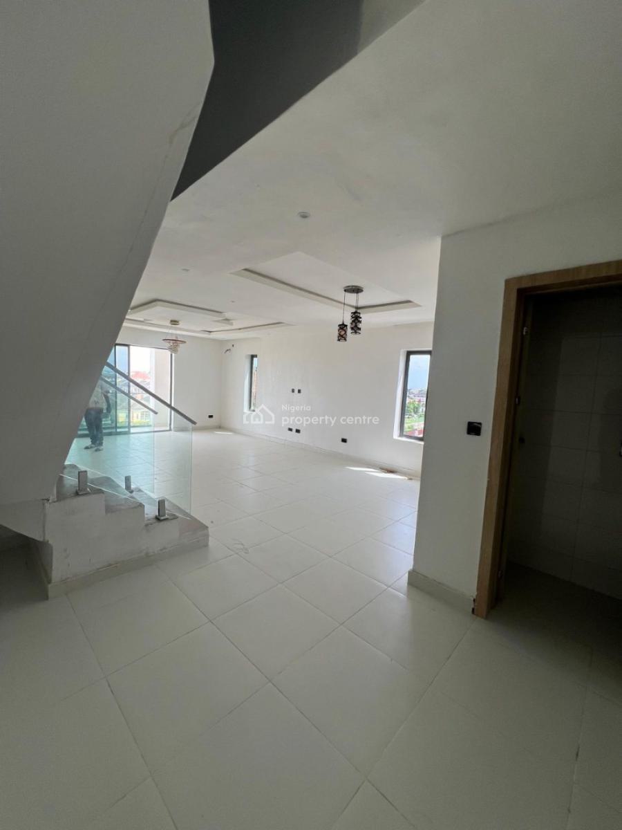 Brand New 3 Bedroom Penthouse Apartment in a Fully Serviced Mini Estate, Lekki Phase 1, Lekki, Lagos, Flat / Apartment for Rent