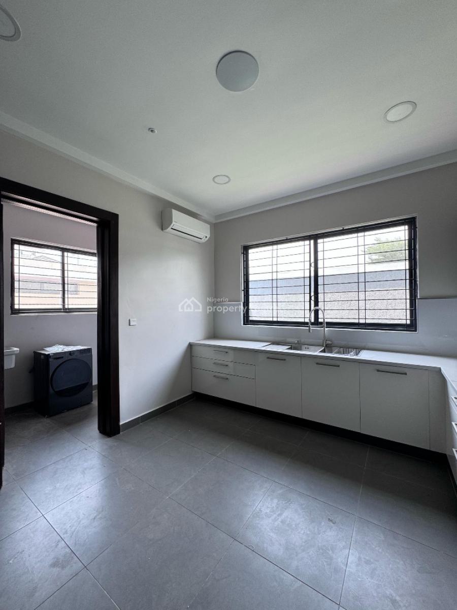 Aesthetically Pleasing 4 Bedroom Maisonette with Bq, Banana Island, Ikoyi, Lagos, House for Sale