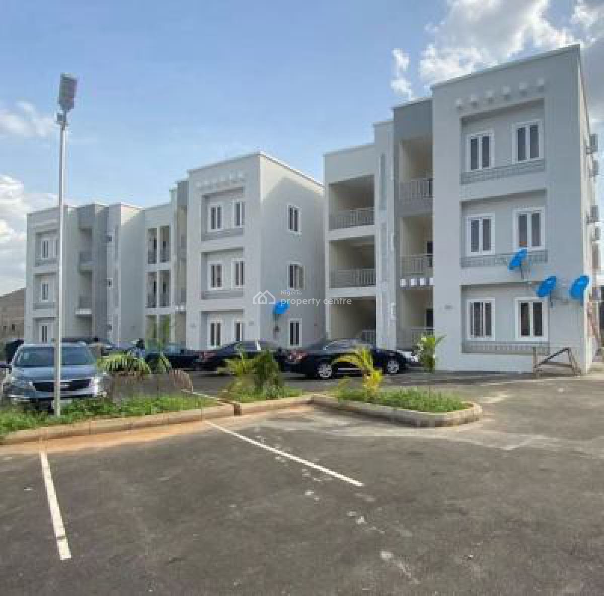 a Very Good Spacious & Serviced 3 Bedroom Flat, Katampe Extension, Katampe, Abuja, Flat / Apartment for Rent