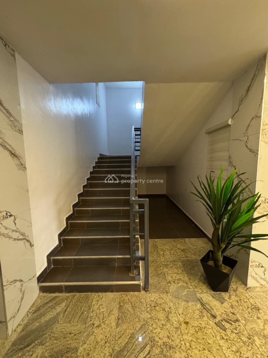 Luxury Built 3 Bedroom Apartment with Bq, Lekki Phase 1, Lekki, Lagos, Flat / Apartment for Rent