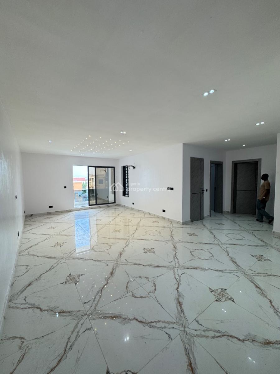 Beautiful 3 Bedroom Flat with Bq, Lekki Phase 1, Lekki, Lagos, Flat / Apartment for Rent