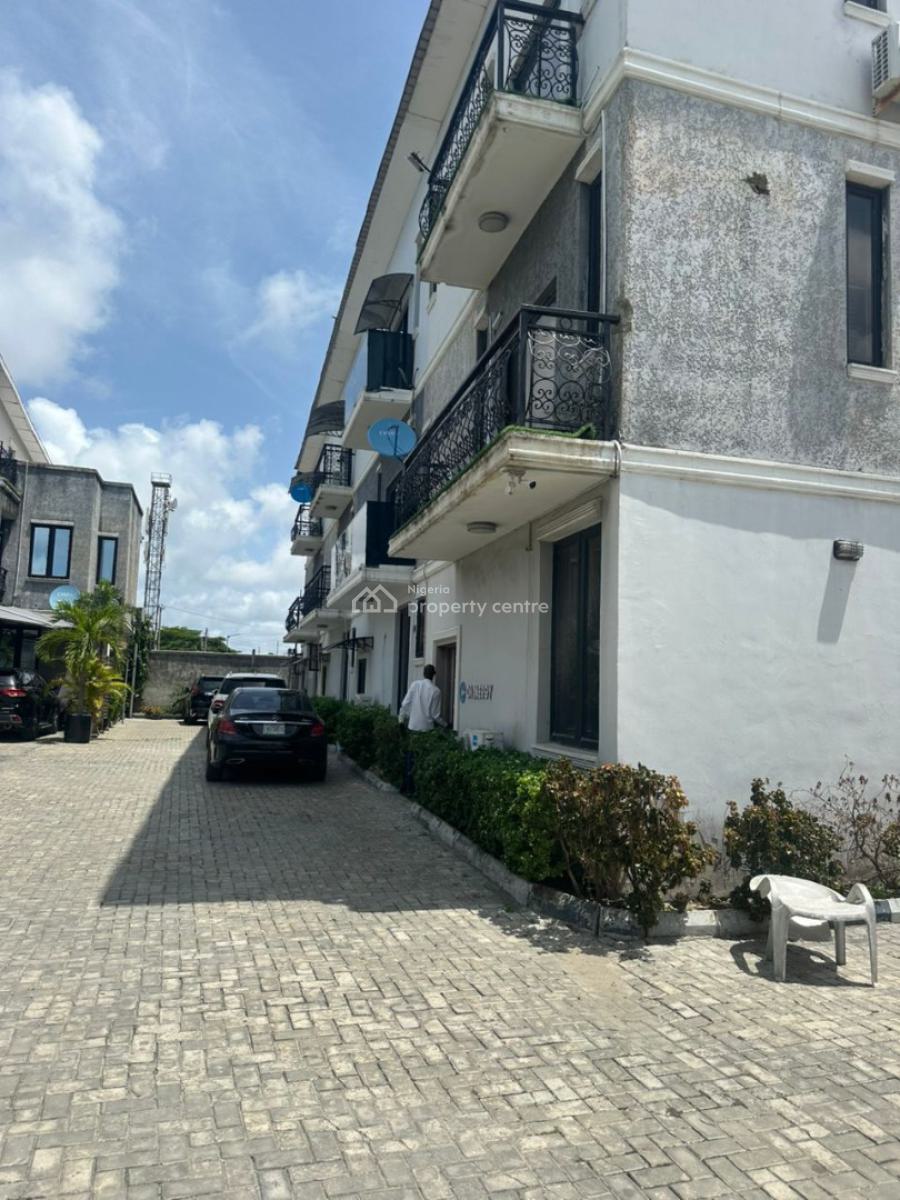 4-bedroom Terrace with Bq  Governors Consent & Deed of Assignment, Adewale Kolawole Crescent, Lekki, Lagos, Terraced Duplex for Sale