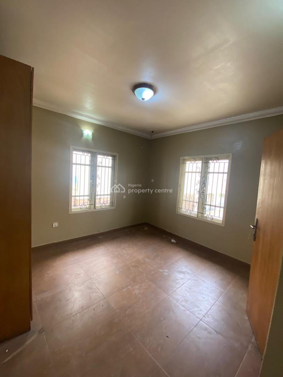Massive and Specious 4 Bedroom Terrace, Right By Pinnacle Filling Station, Lekki Phase 1, Lekki, Lagos, Office Space for Rent