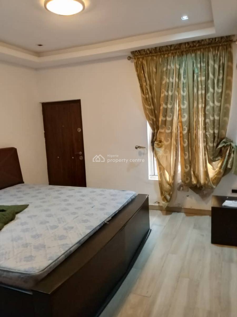 a Contemporary  Mini Flat, Ikoyi, Lagos, Mini Flat (room and Parlour) for Rent