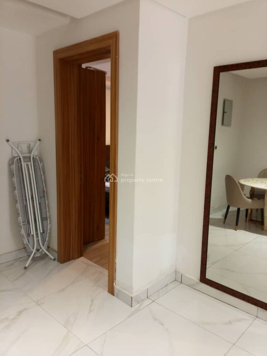 a Contemporary  Mini Flat, Ikoyi, Lagos, Mini Flat (room and Parlour) for Rent