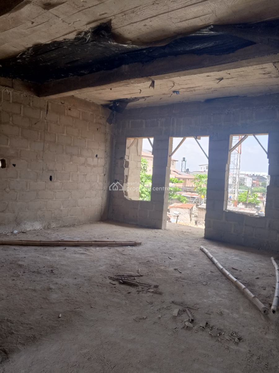 Luxury 3 Bedrooms Apartment, Iponri, Surulere, Lagos, Flat / Apartment for Sale