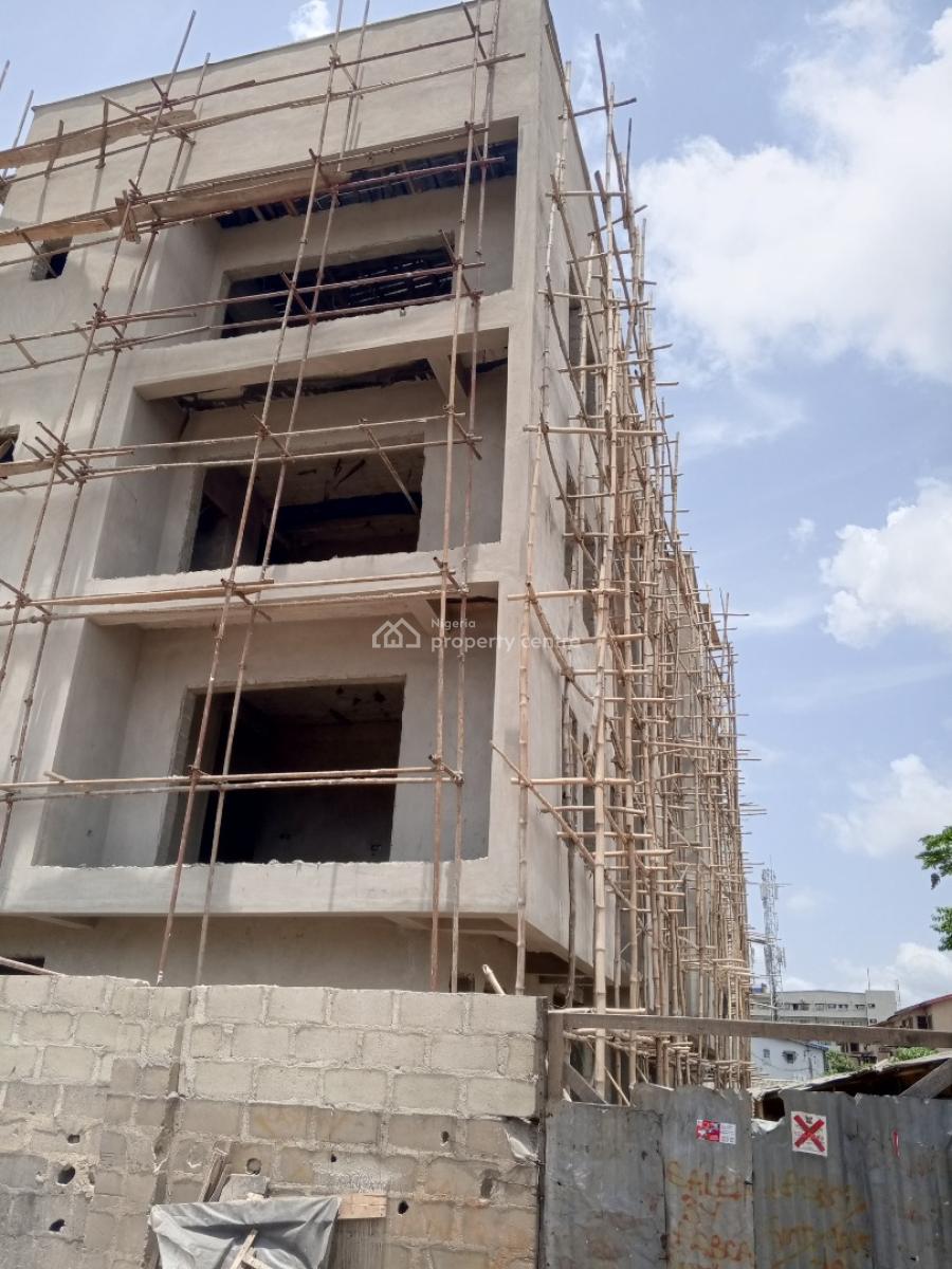Stunning & Beautiful 3 Bedroom Apartment, Iponri, Surulere, Lagos, Flat / Apartment for Sale