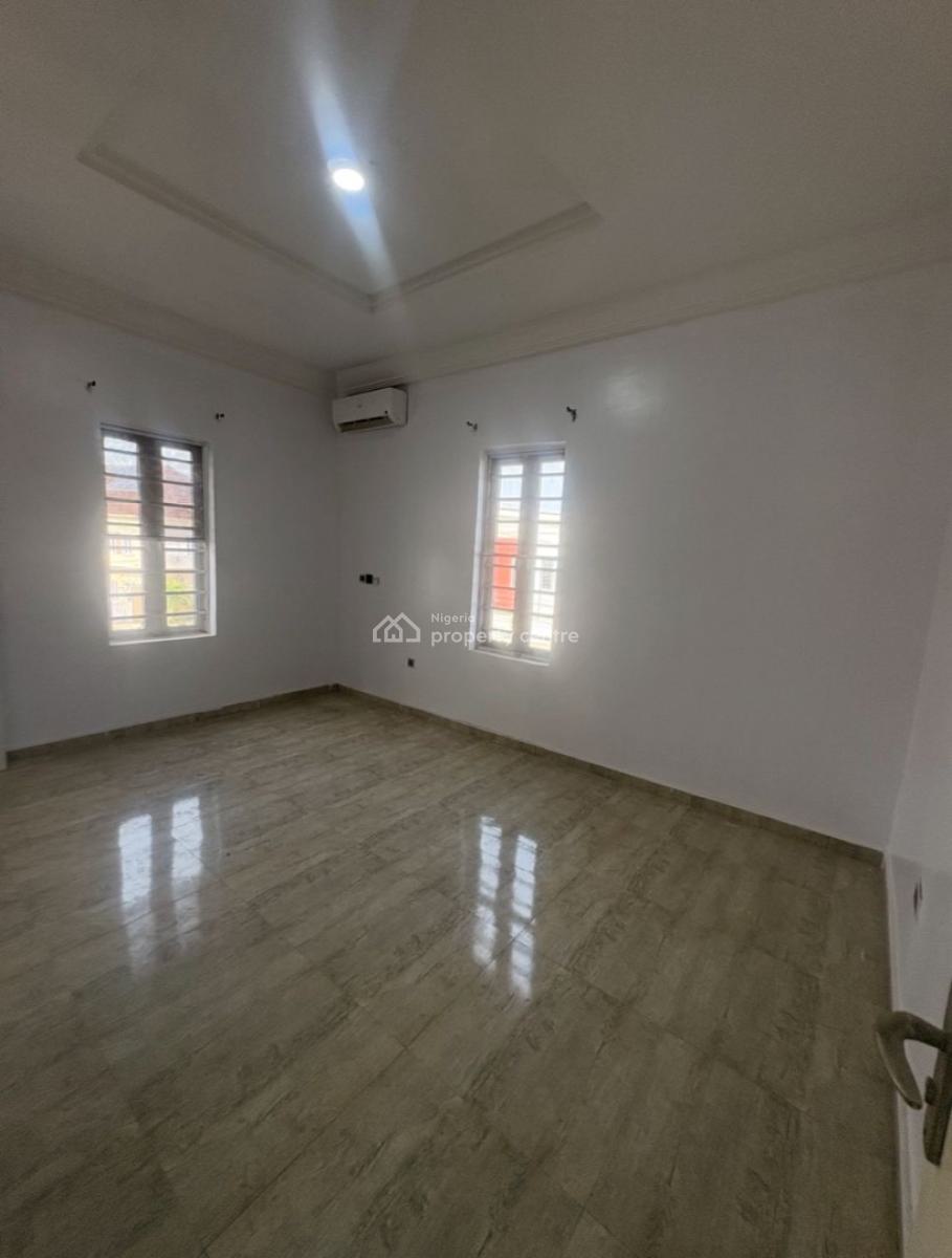 Spacious Room Shared Apartment, Orchid Road, Lekki, Lagos, Flat / Apartment for Rent