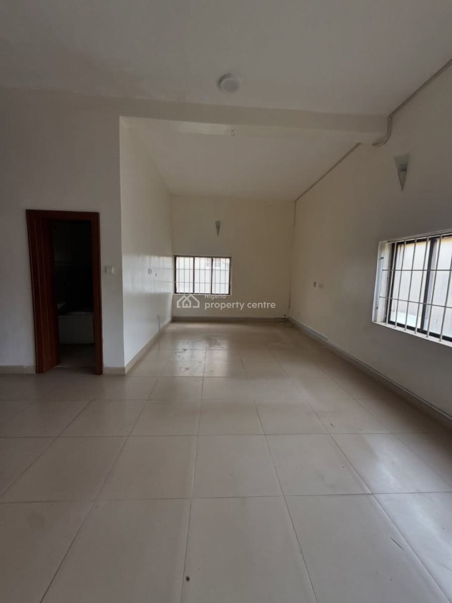 8 Bedroom Fully Detached Duplex with 2 Rooms Bq, Maitama District, Abuja, Detached Duplex for Rent