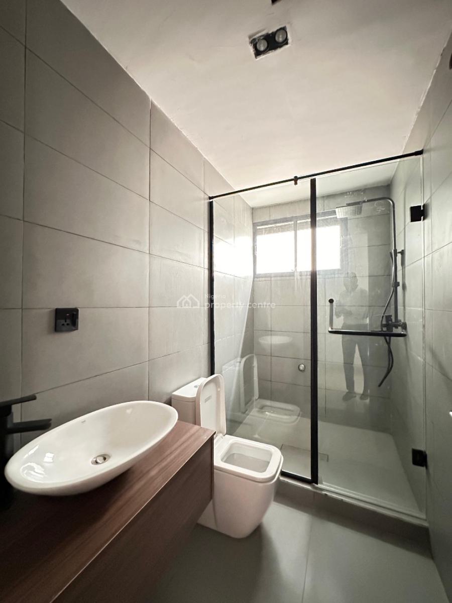 Luxurious 2 Bedroom Apartment with Communal Pool and Elevator, Lekki Phase 1, Lekki, Lagos, House for Sale