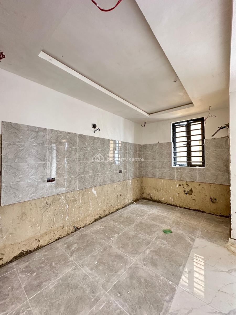Well Built 2 Bedroom Apartment with Swimming Pool and Gym, Lekki Phase 1, Lekki, Lagos, Flat / Apartment for Sale