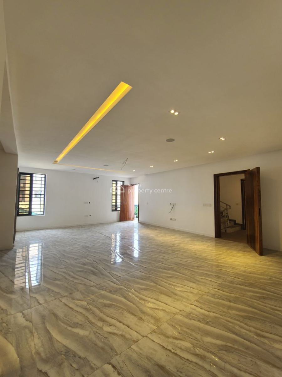Luxurious 2 Bedroom Apartment in a Prime Location, Agungi, Lekki, Lagos, Flat / Apartment for Sale