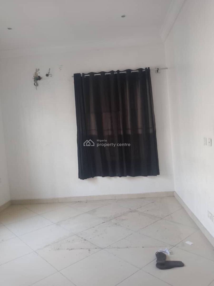 Tastefully Built Well Maintained 5 Bedroom Self Serviced Compound Duplex, Lekki Phase 1, Lekki, Lagos, Detached Duplex for Rent