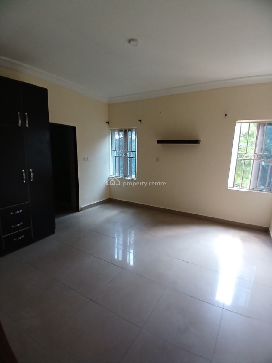 Well Renovated 3 Bedroom Block of Flat with Bq, Guzape Abuja Diplomatic Zone, Guzape District, Abuja, House for Rent