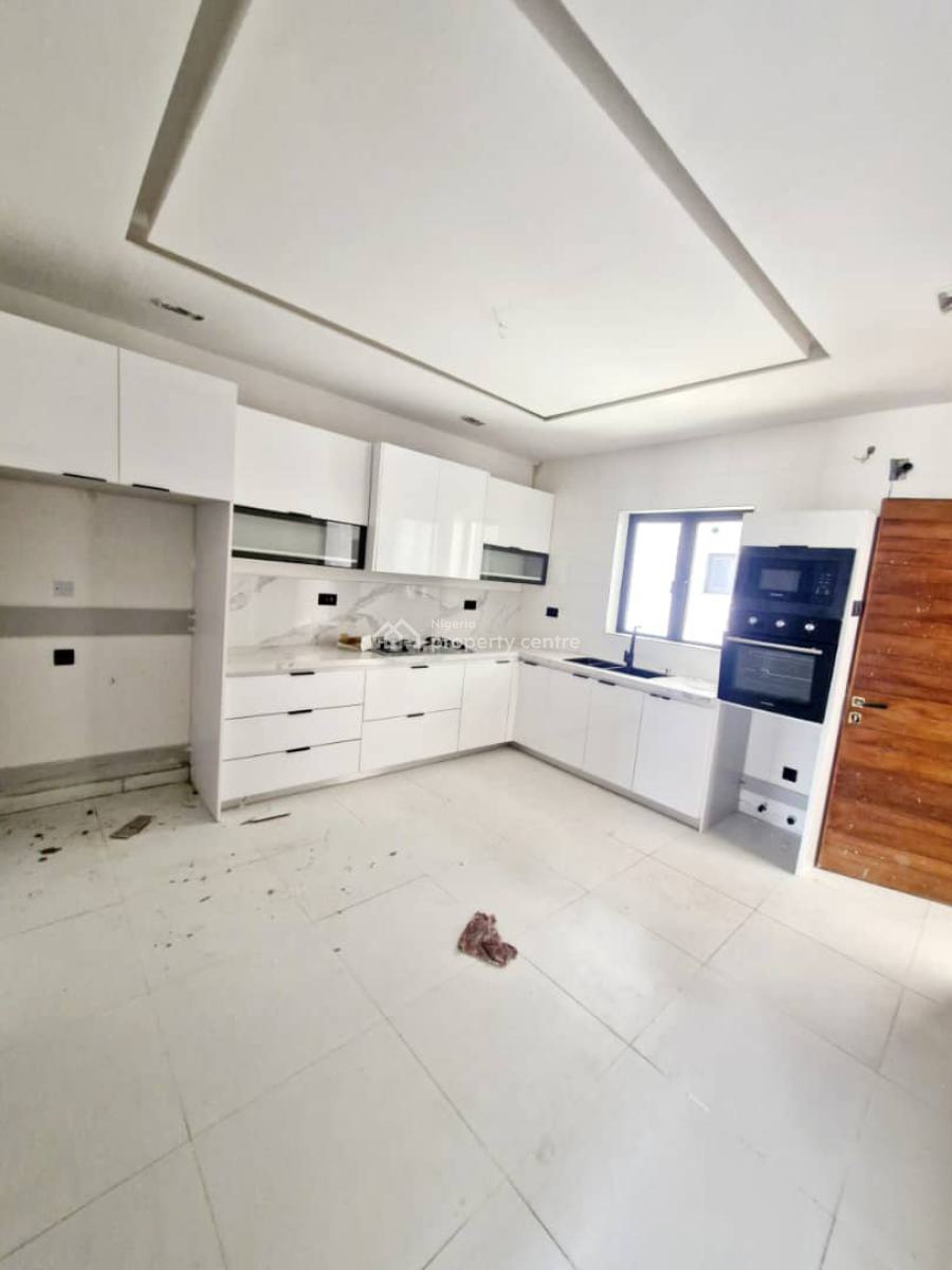 Well Furnished 4 Bedrooms Terraced Duplex in a Good Area, Lekki Phase 1, Lekki, Lagos, Terraced Duplex for Sale