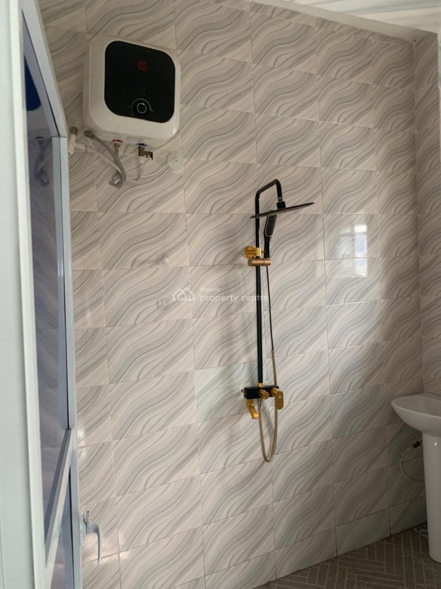 Decent and Spacious 3 Bedroom, Gbagada Phase 1, Gbagada, Lagos, Flat / Apartment for Rent