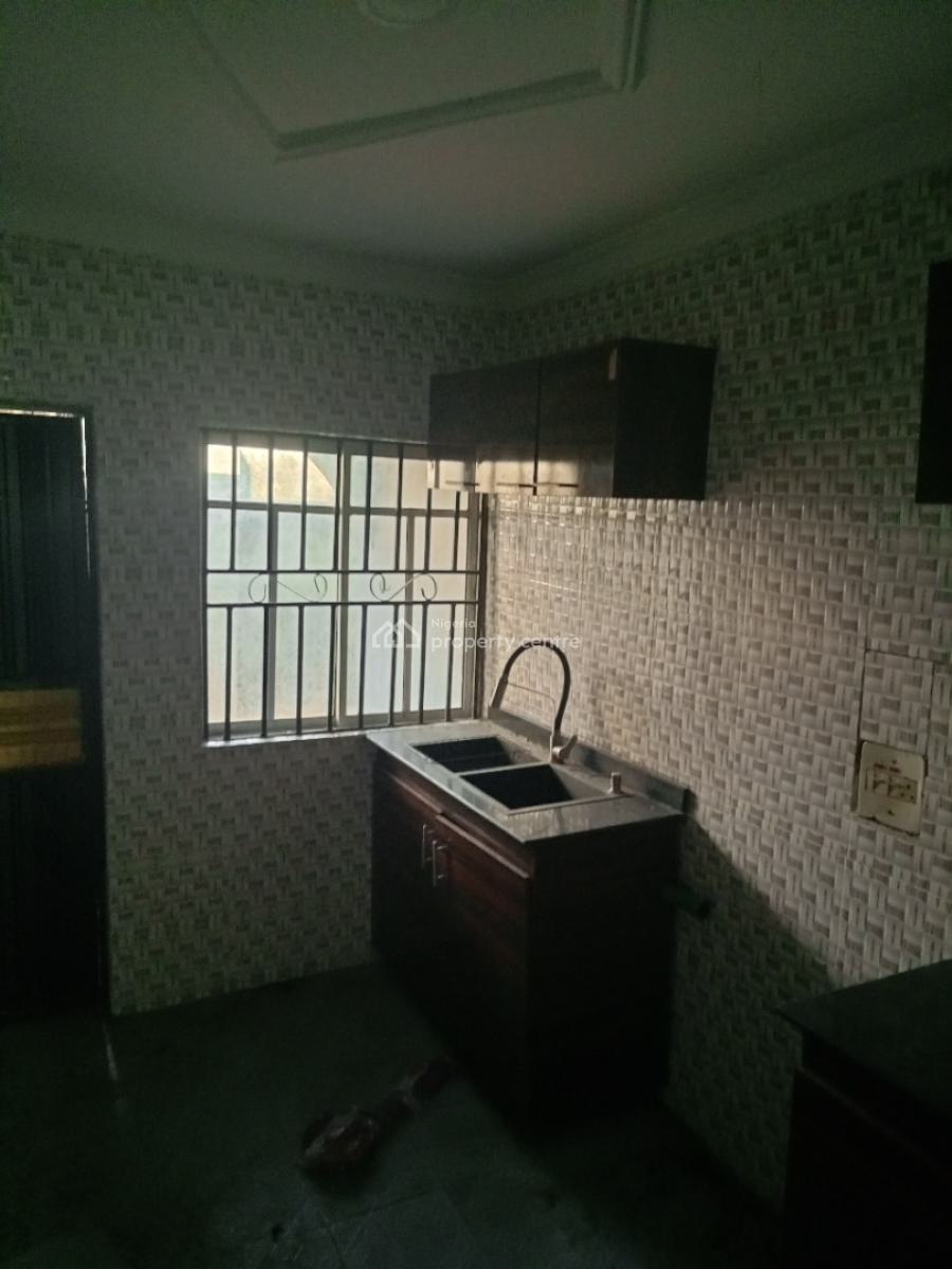 3 Bedroom, Popeye, Oluwo, Alakia, Ibadan, Oyo, Block of Flats for Sale