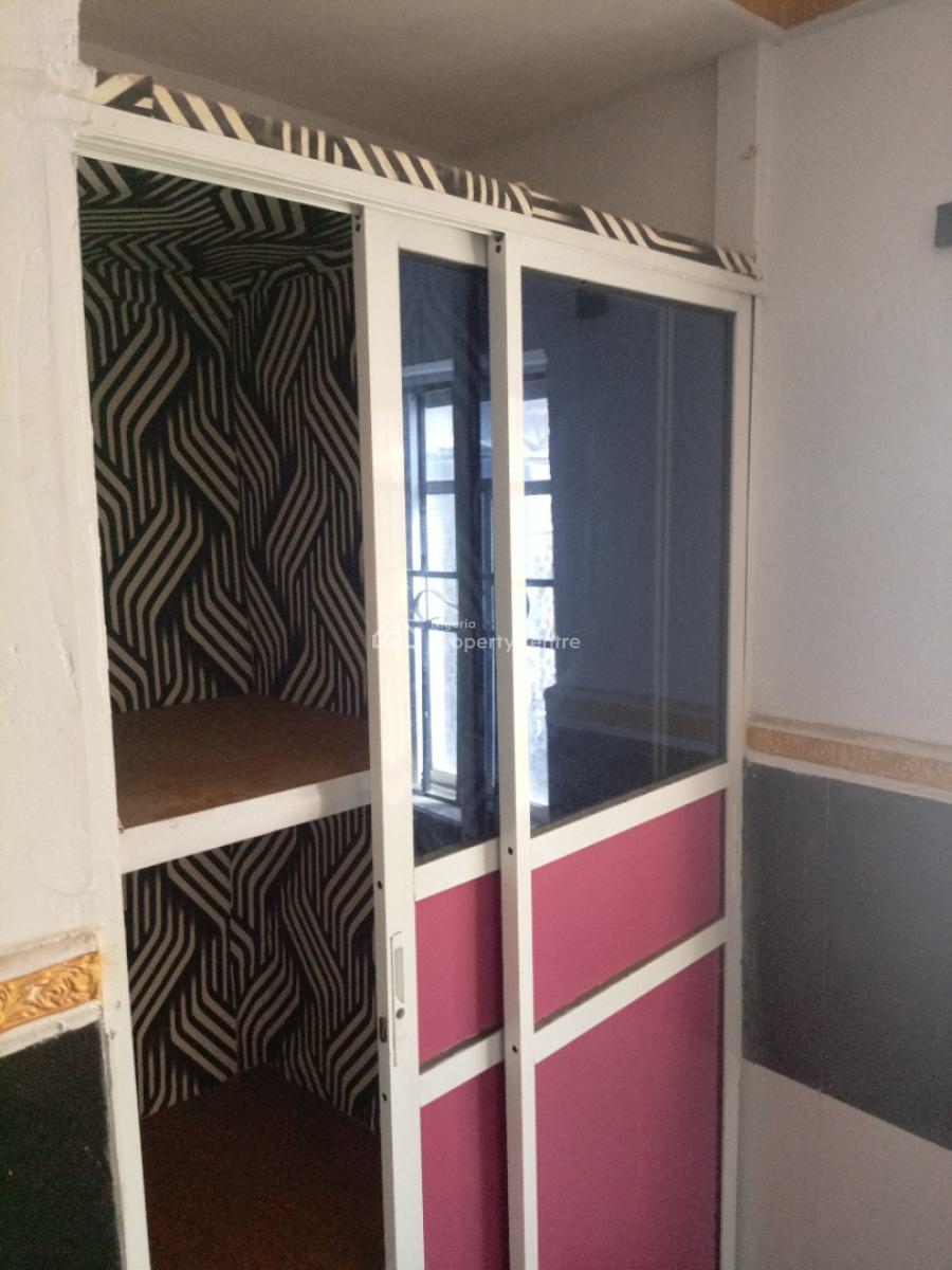3 Bedroom, Popeye, Oluwo, Alakia, Ibadan, Oyo, Block of Flats for Sale