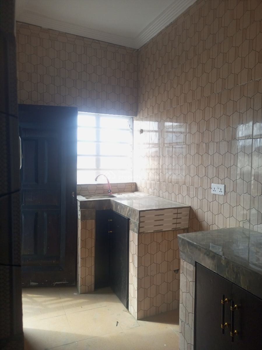 Luxury Newly Built 2 Bedroom Upstairs, Transformer Bucknor Estate., Isolo, Lagos, Flat / Apartment for Rent
