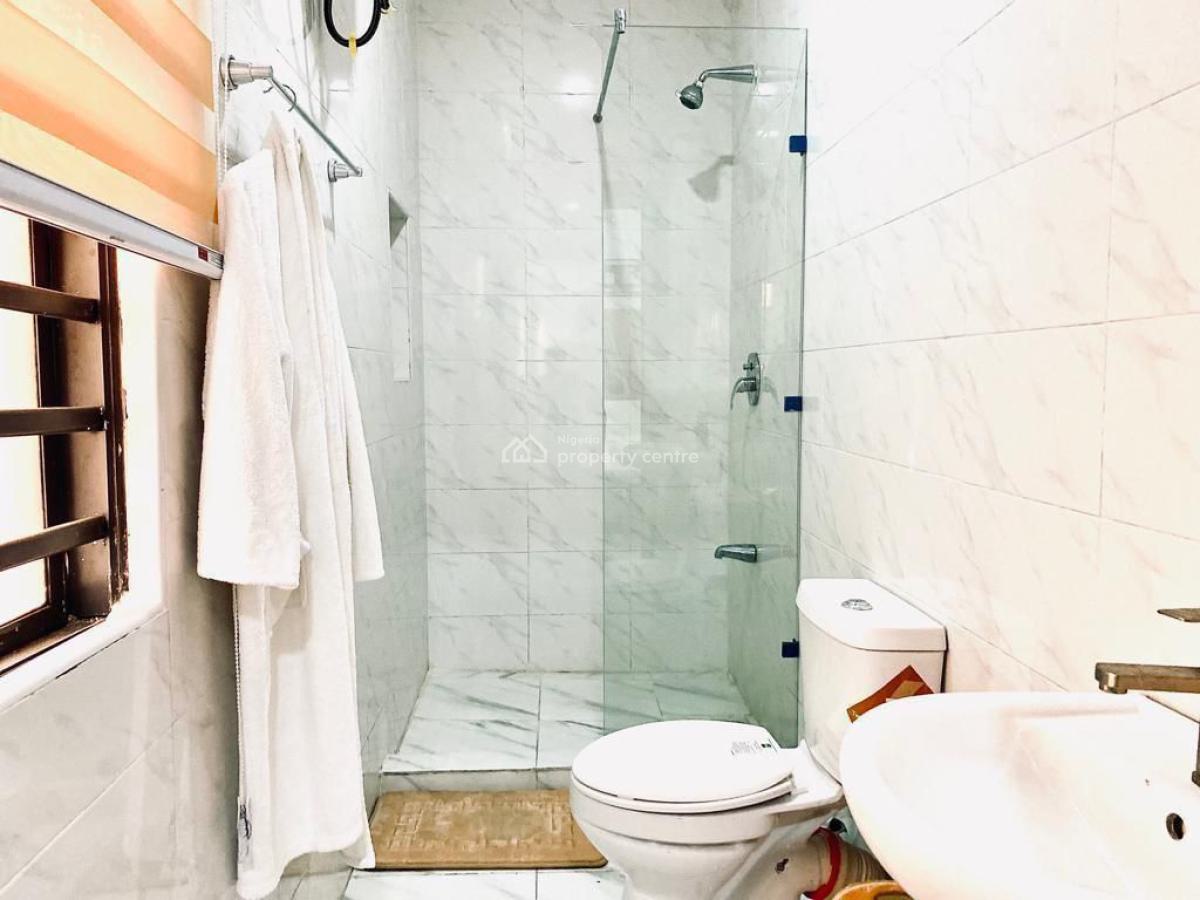 1 Bedroom  Furnished Apartment with Swimming Pool, Lekki Phase 1, Lekki, Lagos, Mini Flat (room and Parlour) for Rent