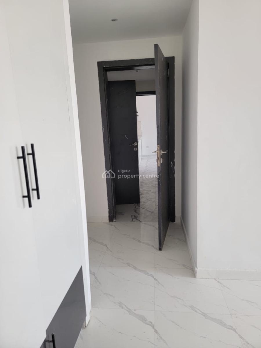 New Luxury First Floor 2 Bedroom Flat with Swimming Pool, Lekki Phase 1, Lekki, Lagos, Flat / Apartment for Rent