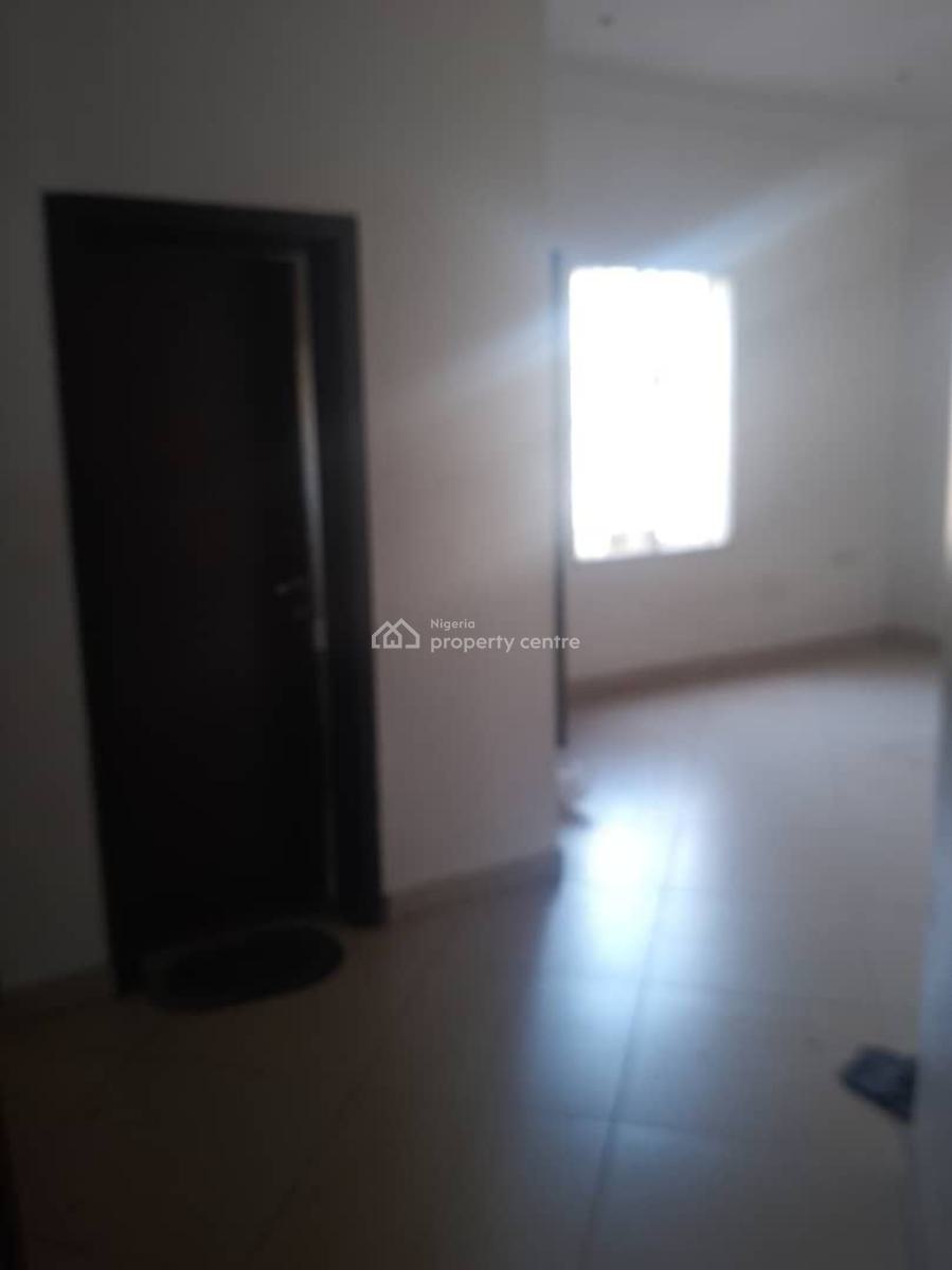 Well Maintained Self Compound  Five Bedroom Semi Detached, Lekki Phase 1, Lekki, Lagos, Semi-detached Duplex for Rent