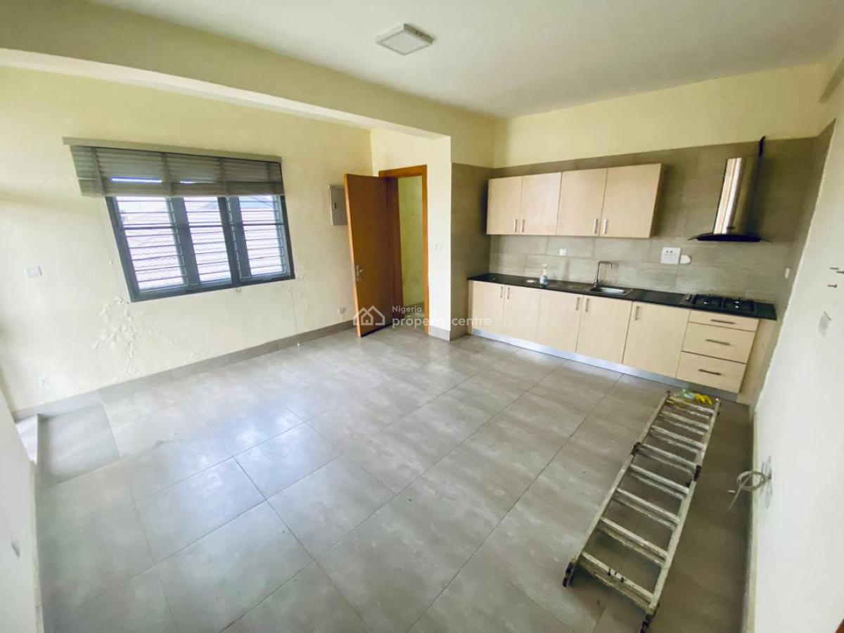 Well Maintained 3-bedroom Apartment, Lekki Phase 1, Lekki, Lagos, Flat / Apartment for Sale