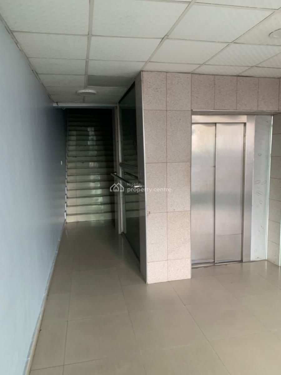 Gold Plaza, Ikota, Lekki, Lagos, Shop for Rent