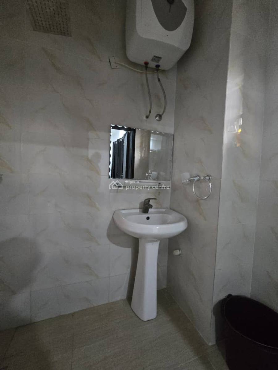 2 Bedroom Apartment, Omole, Omole Phase 2, Ikeja, Lagos, Block of Flats for Sale