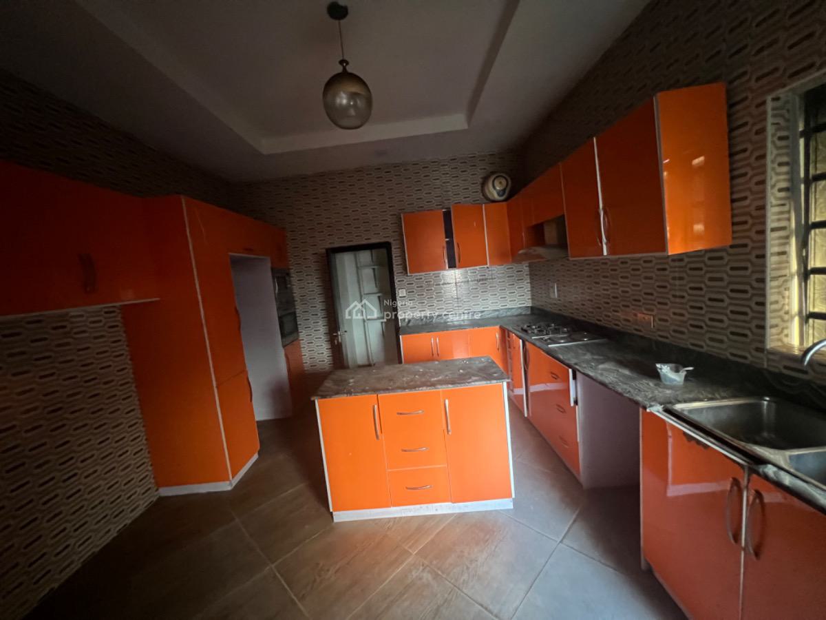 Self Compound 4 Bedroom Semi-detached Duplex with Bq, Chevron, Lekki, Lagos, Semi-detached Duplex for Rent