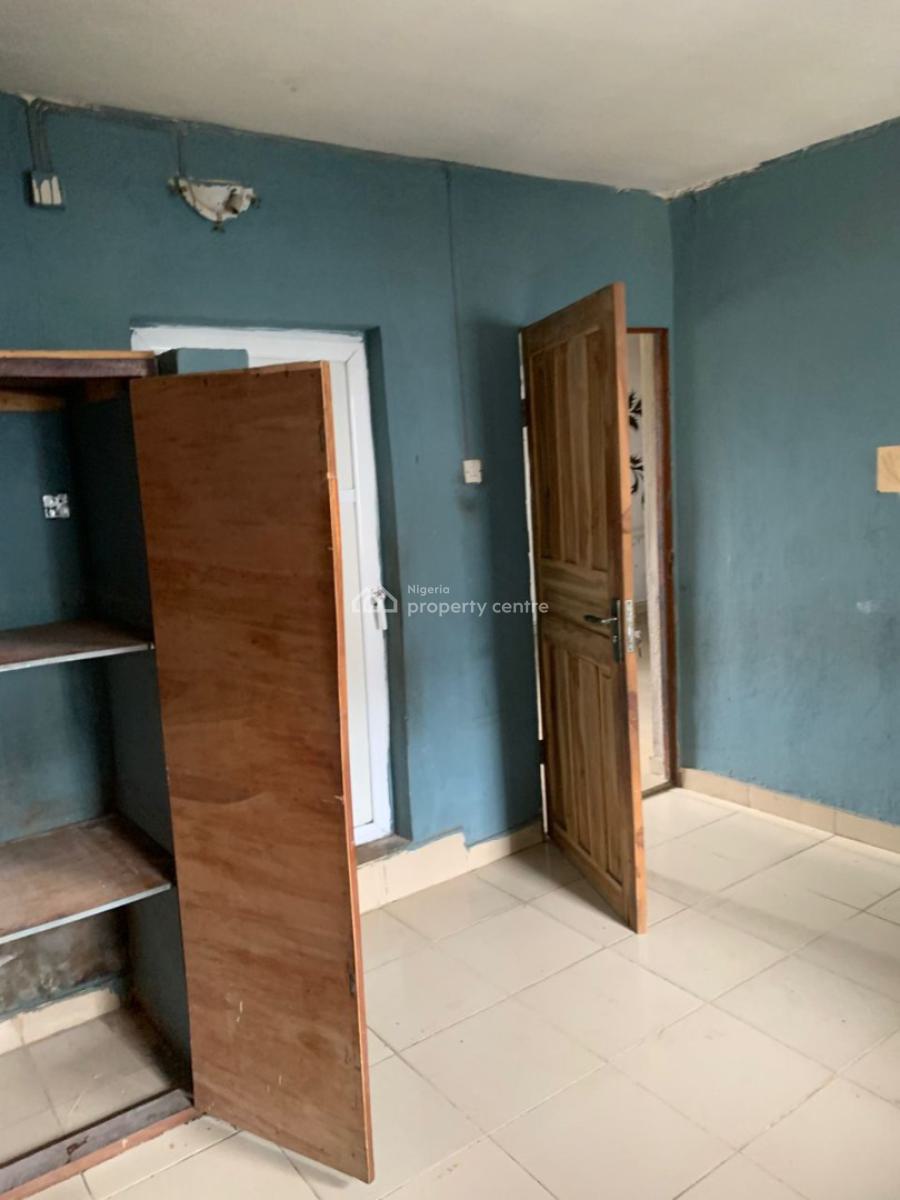 Spacious 2 Bedroom Apartment Upstairs, Olowora, Magodo, Lagos, Flat / Apartment for Rent