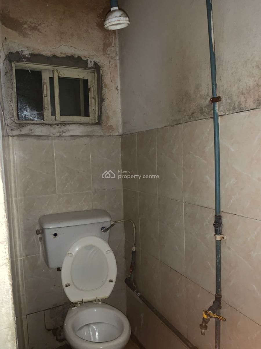 Spacious 2 Bedroom Apartment Upstairs, Olowora, Magodo, Lagos, Flat / Apartment for Rent