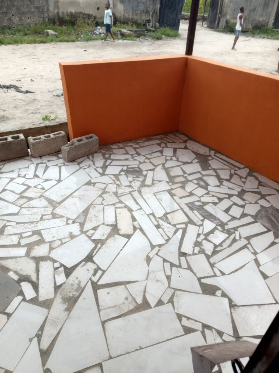 Clean Shop with Toilet Inside, Mobil Road, Ilaje, Ajah, Lagos, Flat / Apartment for Rent