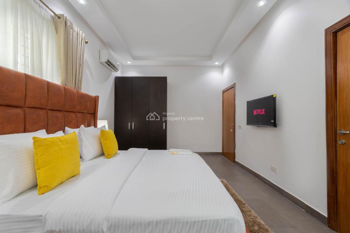 Modern 3 Bedroom Apartment, Lekki Phase 1, Lekki, Lagos, Flat / Apartment Short Let
