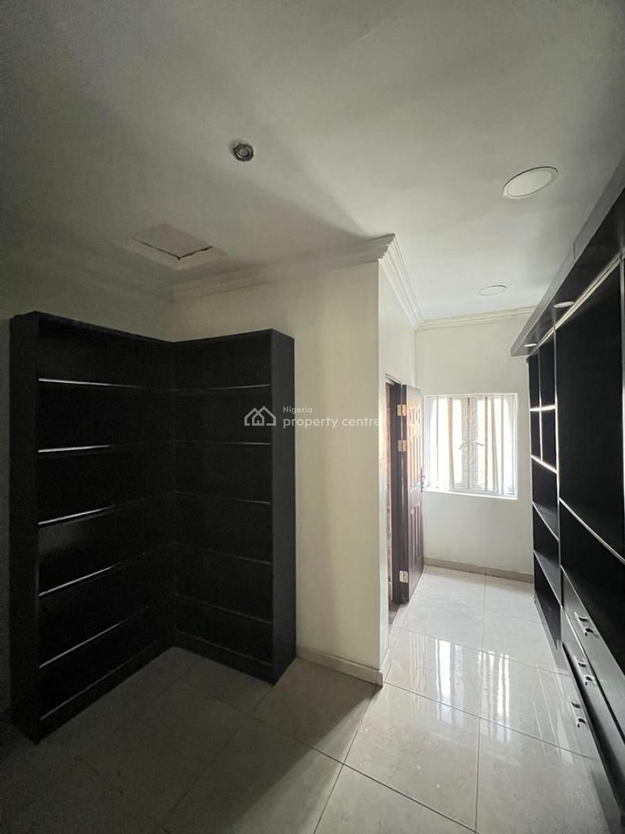 Spacious 3 Bedroom Terrace Duplex with 1bq, Osapa, Lekki, Lagos, Terraced Duplex for Sale
