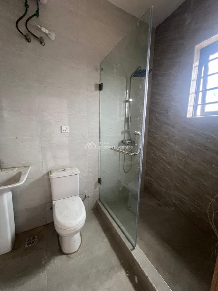 Eye Catchy 3 Bedroom Apartment in a Top Notch Location., Yaba, Lagos, Flat / Apartment for Sale