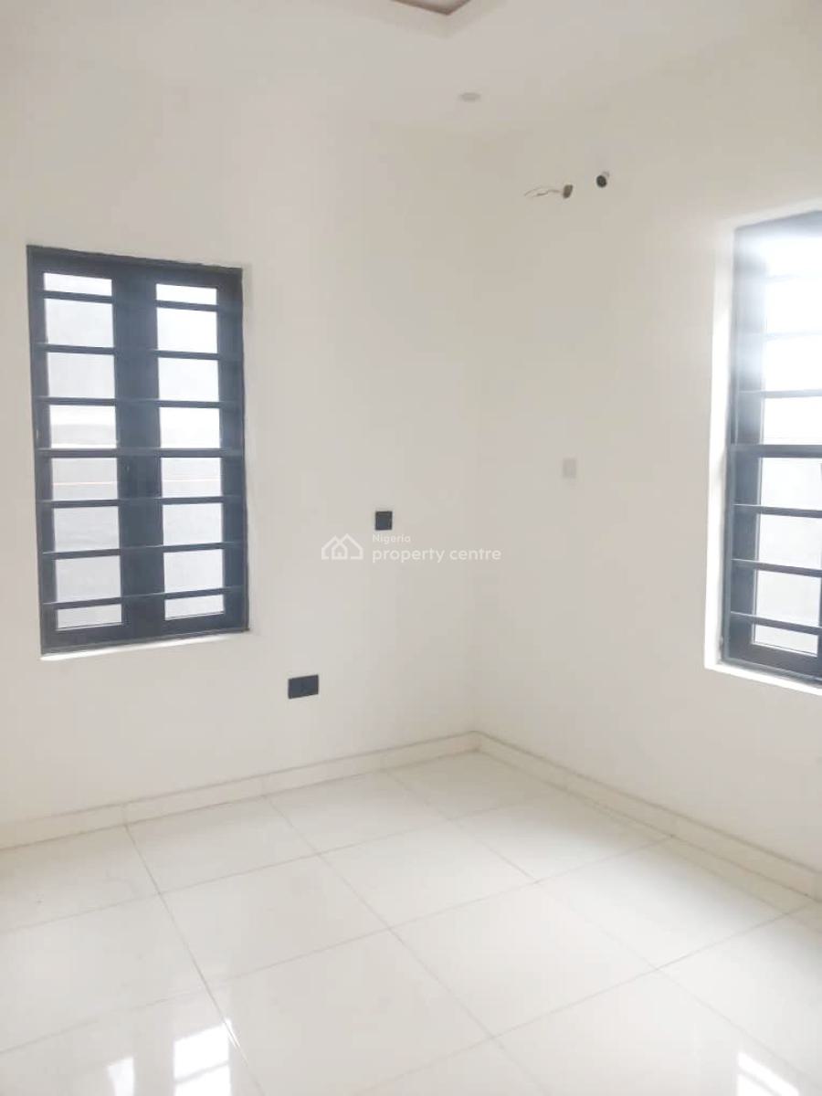 Luxury 3 Bedroom Flat, Gra Phase 2, Magodo, Lagos, Flat / Apartment for Sale