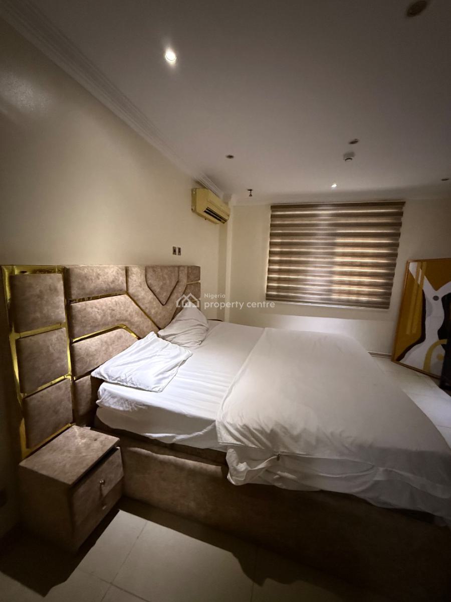 3 Bedroom Waterview Apartment in Lekki Phase 1, Admiralty Road, Lekki, Lagos, Flat / Apartment Short Let